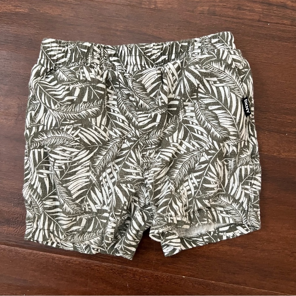 DKNY Palm Leaf Print Baby Infant Shorts 18M Linen Blend